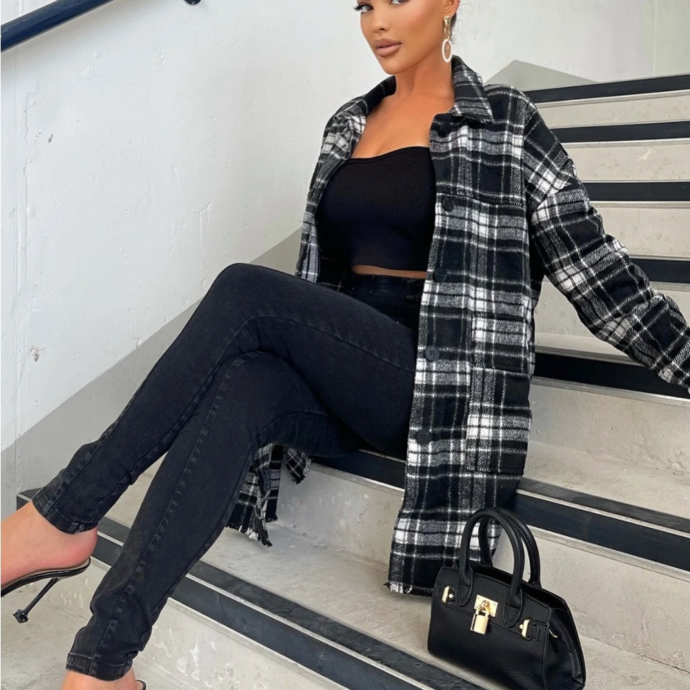 Chic Black and White Plaid Jacket - Picture 5 of 10